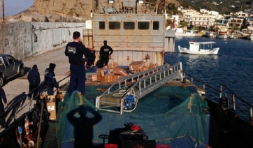 Εντοπισμός και κατάσχεση μεγάλης ποσότητας λαθραίων τσιγάρων και συλλήψεις μελών διακίνησής τους στους Καλούς Λιμένες Κρήτης