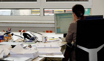 Το 74% των εργαζόμενων γονέων θα άλλαζε δουλειά εάν ήταν αναγκασμένο να πηγαίνει στο γραφείο σε καθημερινή βάση