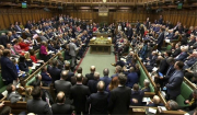 Βρετανία: Παραιτήθηκαν επτά βουλευτές από το Εργατικό κόμμα