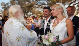 Μαρία Φραγκάκη - Νίκος Μάρκογλου: Το άλμπουμ του παραμυθένιου γάμου τους στην Πάρο