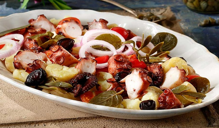 Χταπόδι σαλάτα από την Πάρο (Βίντεο)