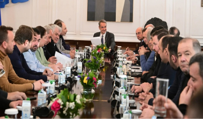 Ολοκληρώθηκε η συνάντηση Μητσοτάκη με τους αγρότες -Διήρκησε πάνω από 3 ώρες, τις επόμενες μέρες απαντά στα αιτήματά τους