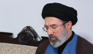 Ο μυστικός «παγκόσμιος πλούτος» του Μοτζταμπά Χαμενεΐ και η σχέση με τον οικονομικό του σύμβουλο