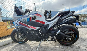 Ταυτοποιήθηκαν οι αναβάτες των μηχανών που έτρεχαν με 250 χλμ/ώρα και έκαναν «σούζες» στην Αττική Οδό (βίντεο)