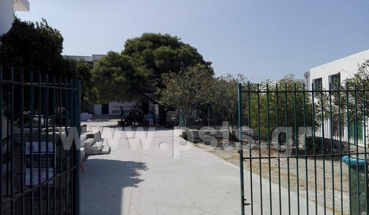 Γένια, μουστάκια, βλεφαρίδες και ξεβαμμένα τζιν κόβονται για τους μαθητές της Κύπρου