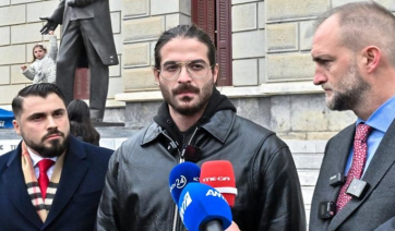 Άρης Μουγκοπέτρος: Αφέθηκε ελεύθερος από τον εισαγγελέα - Τη Δευτέρα η δίκη (Bίντεο)