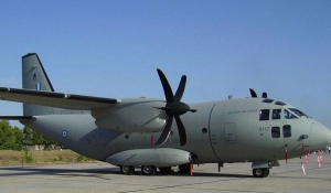 Αεροσκάφος της ΠΑ που μετέφερε ασθενή καθηλώθηκε στο αεροδρόμιο της Σαντορίνης