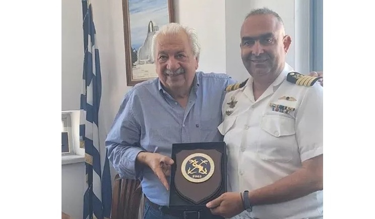 Μύκονος: Αποχαιρετιστήρια επίσκεψη του λιμενάρχη στον πρόεδρο του Λιμενικού Ταμείου