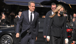 «Όταν κυβερνούν οι ανίκανοι, ένοχοι είναι οι ικανοί»: Το χειρόγραφο μήνυμα της Αρβελέρ