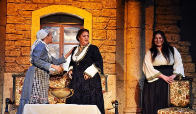 Πάρος: Μια θεατρική παράσταση για τη ζωή και το έργο της Μαντώς Μαυρογένους θα παρουσιαστεί στο νησί