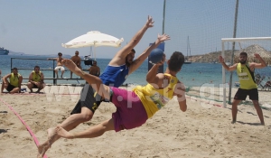 Αθλητικό υπερθέαμα στο Paros Beach Handball Tournament με την αδρεναλίνη να χτυπά κόκκινο! Τα πρώτα αγωνιστικά αποτελέσματα…(Βίντεο)