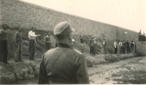 Δήλωση Λίνας Μενδώνη σχετικά με τις φωτογραφίες των εκτελεσμένων της Καισαριανής