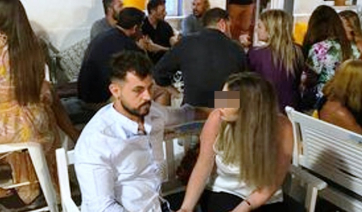 Πάρος: O Νίκος Βέρτης απολαμβάνει χαλαρές στιγμές στη Νάουσα!