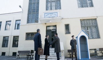 Άγριες Μέλισσες: Η Ελένη καταγγέλει δημόσια τον βιασμό της