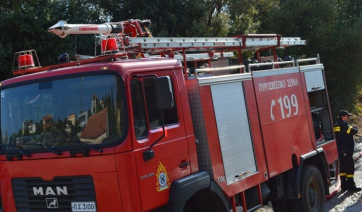 Φωτιά τα ξημερώματα στη Μύκονο – 112: «Επικίνδυνοι καπνοί, παραμείνετε σε εσωτερικούς χώρους»