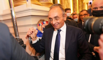 Ερικ Ζεμούρ: Ο υποψήφιος της γαλλικής ακροδεξιάς καταδικάστηκε για πρόκληση μίσους