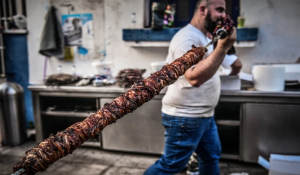 Taste Atlas: Το κοντοσούβλι μέσα στο top 10 των κορυφαίων παραδοσιακών πιάτων του κόσμου