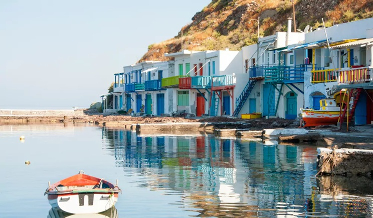 Μήλος: Πρωτόγνωρο σκηνικό για τους επισκέπτες τα «σύρματα» και η άγνωστη ιστορία τους (βίντεο)