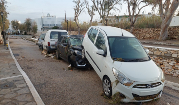 Πάρος - Κακοκαιρία: Η Νάουσα μετράει τις πληγές της - Βίντεο και φωτογραφίες από την πληγείσα περιοχή