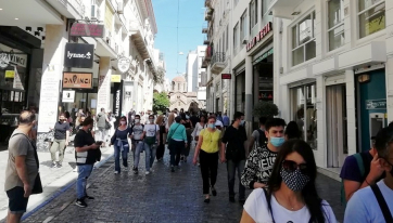 Κορωνοϊός: Βρισκόμαστε στην έναρξη του έκτου κύματος, λέει ο καθηγητής Σουρβίνος