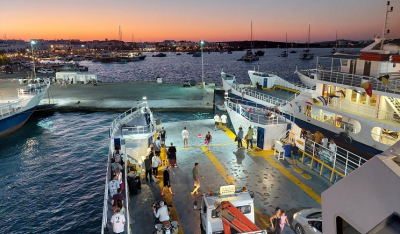 Δρομολόγια ferry boat Πάρος - Αντίπαρος