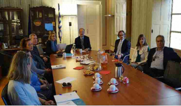 Επίσκεψη του γερμανού Πρέσβη κ. Γενς Πλότνερ στο Επιμελητήριο Κυκλάδων