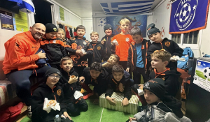 Πίτα με χαμόγελα και δώρα για την ποδοσφαιρική ακαδημία του Αθλητικού Συλλόγου Αλυκής