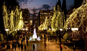 Η Αθήνα σε γιορτινή διάθεση περιμένει το 2020
