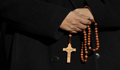 Γαλλία: Πάνω από 330.000 ανήλικοι βιάστηκαν από καθολικούς ιερείς τα τελευταία 70 χρόνια