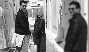 Ντορέττα Παπαδημητρίου και Γιώργος Γεροντιδάκης πιασμένοι χέρι χέρι στη Μύκονο