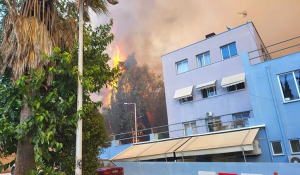 Πάτρα: Φωτιά στην περιοχή της Αρόης κοντά σε σπίτια