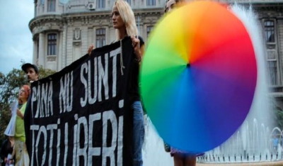 Ρουμανία: Θα γίνει δημοψήφισμα για την απαγόρευση γάμων των ομοφυλοφίλων