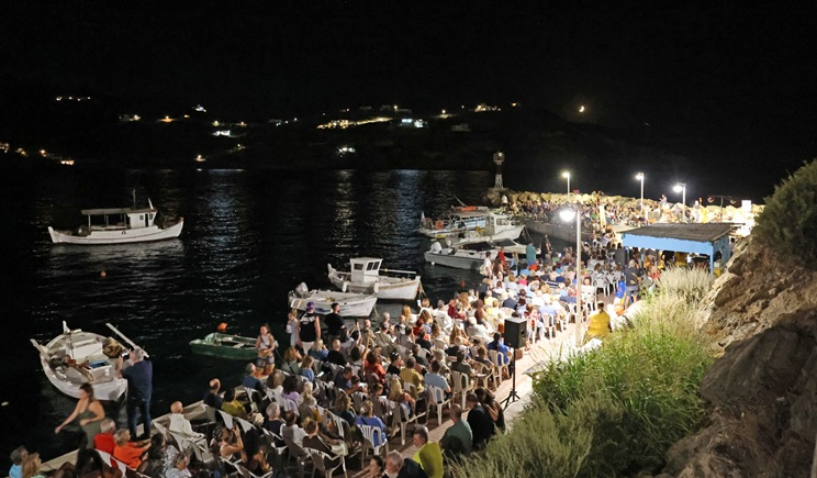Ολοκληρώθηκε με μεγάλη επιτυχία το 9ο Φεστιβάλ Ρεμπέτικου «Η Σύρα του Μάρκου Βαμβακάρη» (εικόνες)