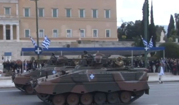 Σε εξέλιξη η στρατιωτική παρέλαση για τον εορτασμό της 25ης Μαρτίου 1821 (βίντεο)