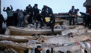 Σεισμός στην Τουρκία: Οργή για τα «χάρτινα» κτίρια - Πάνω από 100 συλλήψεις για κακοτεχνίες