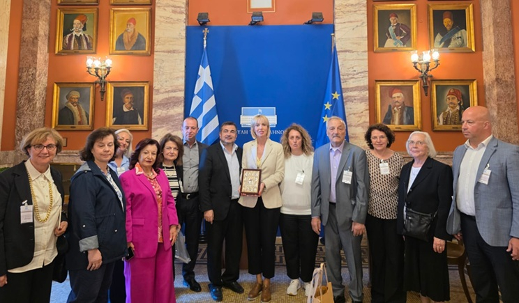 Η Κατερίνα Μονογυιού υποδέχθηκε την Ομοσπονδία Συλλόγων Μικρών Κυκλαδονήσων στη Βουλή των Ελλήνων
