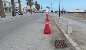 Πάρος: Επιχείρηση «σκούπα» στο λιμάνι – Μέριμνα για απομάκρυνση παρκαρισμένων οχημάτων