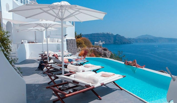 Αυξημένη ζήτηση για διακοπές στην Ελλάδα μέχρι τον Νοέμβριο (βίντεο)