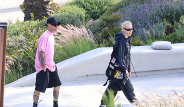 Στη Μύκονο Τάμτα και Πάρις Κασιδόκωστας (φωτό)