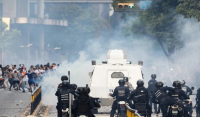 Χάος στη Βενεζουέλα: Τουλάχιστον ένας νεκρός στις διαδηλώσεις εναντίον της επανεκλογής Μαδούρο