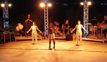 Πάρος: Ξεσήκωσε το Πάρκο Πάρου η Μαρίνα Σάττι! – Απίστευτη ενέργεια σε ένα «εκρηκτικό» live!