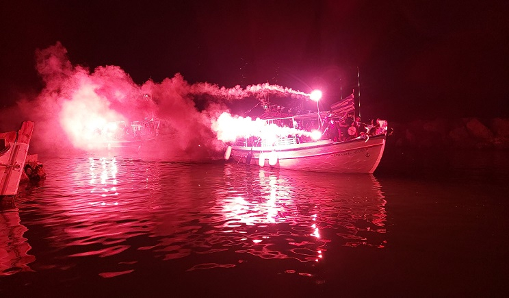 Πάρος, Νάουσα: Η μουσικοχορευτική «αφήγηση» μιας κουρσάρικης επιδρομής μάγεψε και φέτος τον κόσμο! (Βίντεο)