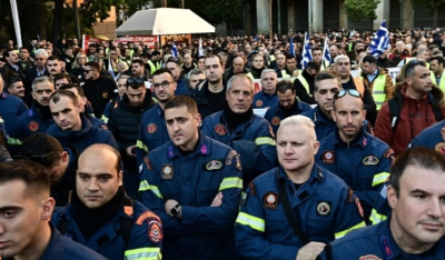 Συγκέντρωση διαμαρτυρίας ενστόλων στο κέντρο της Αθήνας - Διακόπηκε η κυκλοφορία