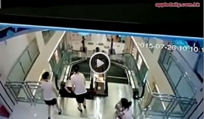 Κίνα: Κυλιόμενες «κατάπιαν» μητέρα δευτερόλεπτα αφότου είχε σώσει το παιδί της