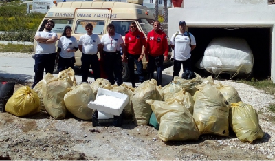 Let΄s do it Paros από τους εθελοντές της Ε.Ο.Δ! Καθαρισμός παραλίας στη Νάουσα…