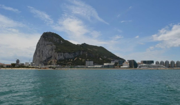 Τέλος εποχής για το Στενό του Γιβραλτάρ; Πώς η κίνηση των τεκτονικών πλακών το «σβήνει» σταδιακά