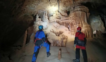 Αμοργός: Σημαντικά γεωλογικά ευρήματα και ανεξερεύνητα σπήλαια φέρνει στο φως σπηλαιολογική αποστολή