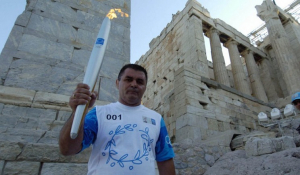 Η ελληνική πάλη θρηνεί τον θάνατο του Μπάμπη Χολίδη